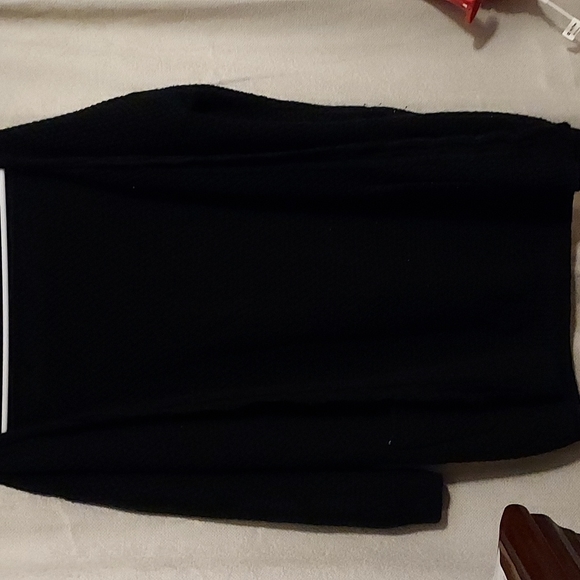 Black cardigan with 2 pockets - Picture 1 of 3